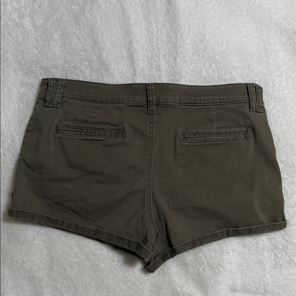 American Rag Olive Cargo Shorts - Picture 5 of 5
